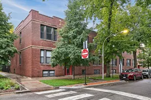 2920 W Berteau Ave, Chicago, IL 60618 - Photo 2