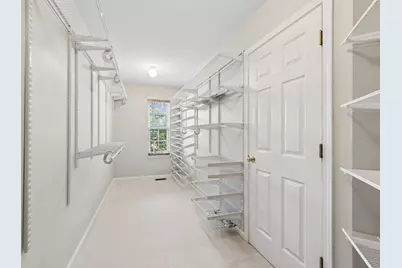 415 Shadow Creek Drive, Vernon Hills, IL 60061 - Photo 10