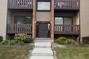 332 Sheridan Dr, Willowbrook, IL 60527 - Photo 1