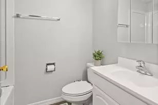 279 S Aldine St, Elgin, IL 60123 - Photo 6