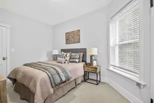 847 W Roscoe St, Chicago, IL 60657 - Photo 10