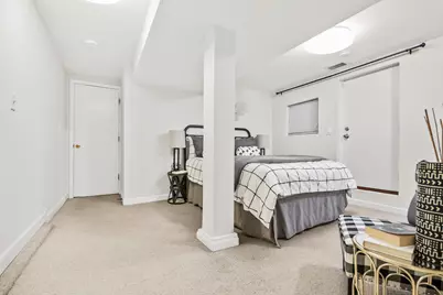 847 W Roscoe Street #1, Chicago, IL 60657 - Photo 16