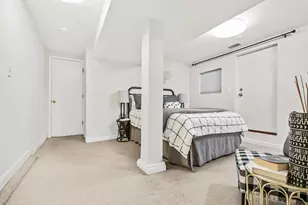 847 W Roscoe St, Chicago, IL 60657 - Photo 16