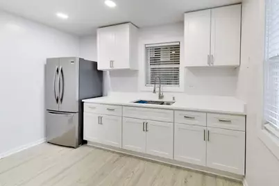 5142 Jarlath Avenue, Skokie, IL 60077 - Photo 10