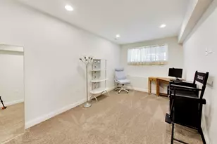 2819 Cuyler Ave, Berwyn, IL 60402 - Photo 44