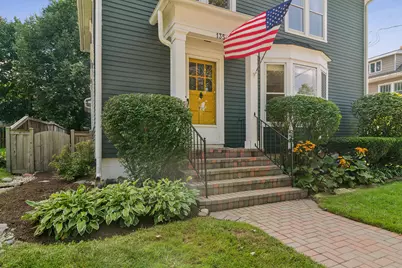 135 W Russell Street, Barrington, IL 60010 - Photo 2