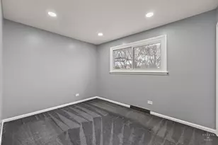1923 E Pawnee Ln, Mount Prospect, IL 60056 - Photo 14