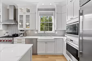 2057 N Oakley Ave, Chicago, IL 60647 - Photo 8