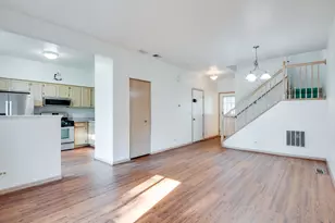 1216 Arapaho Ct, Naperville, IL 60540 - Photo 4