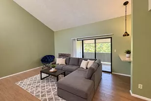 2105 Melrose Dr, Champaign, IL 61820 - Photo 2