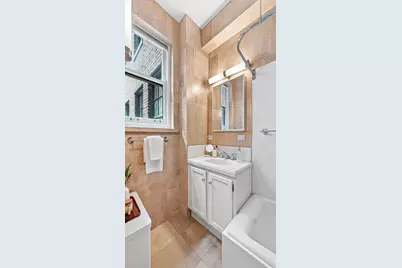 227 E Delaware Place #8C, Chicago, IL 60611 - Photo 22