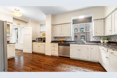 227 E Delaware Place #8C, Chicago, IL 60611 - Photo 14