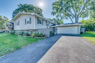631 Smith Rd, Lisle, IL 60532 - Photo 2
