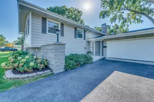 631 Smith Rd, Lisle, IL 60532 - Photo 4