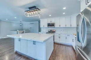 631 Smith Rd, Lisle, IL 60532 - Photo 16