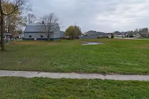 260 S Berta Rd, Coal City, IL 60416 - Photo 1