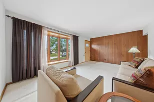 171 Serena Dr, Chicago Heights, IL 60411 - Photo 2