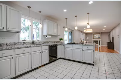 176 Adler Drive, Libertyville, IL 60048 - Photo 8
