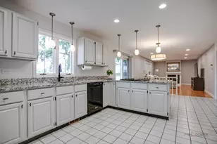 176 Adler Dr, Libertyville, IL 60048 - Photo 8