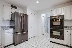 176 Adler Dr, Libertyville, IL 60048 - Photo 6