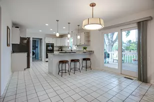 176 Adler Dr, Libertyville, IL 60048 - Photo 10