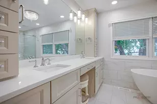 176 Adler Dr, Libertyville, IL 60048 - Photo 18