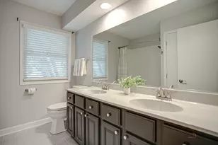 176 Adler Dr, Libertyville, IL 60048 - Photo 24