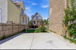 3726 W McLean Ave, Chicago, IL 60647 - Photo 2