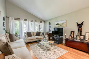 6542 N Kenneth Ave, Lincolnwood, IL 60712 - Photo 6