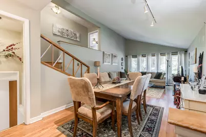 6542 N Kenneth Avenue, Lincolnwood, IL 60712 - Photo 4