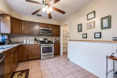 6542 N Kenneth Avenue, Lincolnwood, IL 60712 - Photo 8