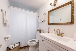 6542 N Kenneth Ave, Lincolnwood, IL 60712 - Photo 20
