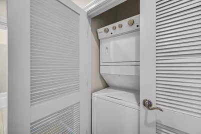 2811 N Bell Avenue #404, Chicago, IL 60618 - Photo 8