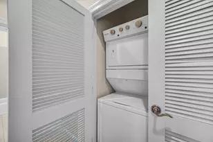 2811 N Bell Ave, Chicago, IL 60618 - Photo 8