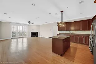 2811 N Bell Ave, Chicago, IL 60618 - Photo 10