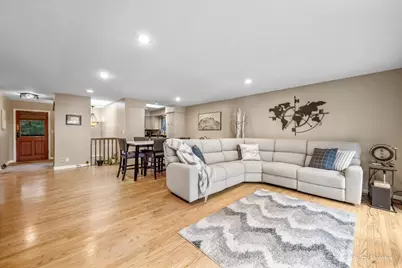 208 N Shore Drive, Oakwood Hills, IL 60013 - Photo 10