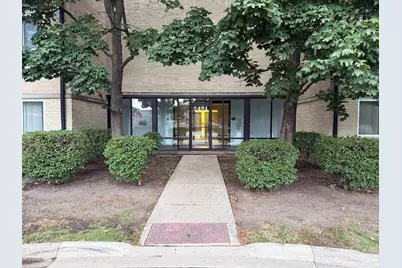 2424 E Oakton Street #4H, Arlington Heights, IL 60004 - Photo 1