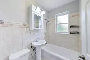 4857 W Roscoe St, Chicago, IL 60641 - Photo 16