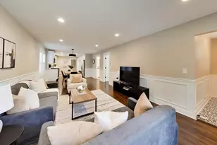 10720 S Indiana Ave, Chicago, IL 60628 - Photo 6