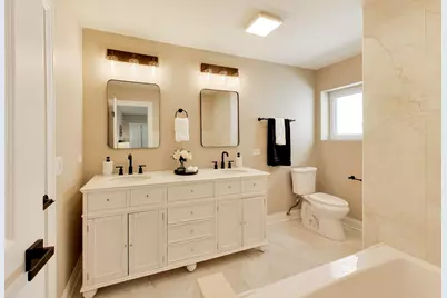 10720 S Indiana Avenue, Chicago, IL 60628 - Photo 18