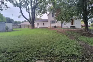617 S Macon St, Bement, IL 61813 - Photo 28