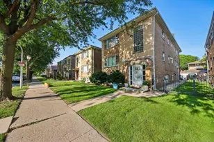 1324 N Laramie Ave, Chicago, IL 60651 - Photo 2