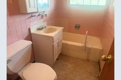 9426 S Avers Avenue, Evergreen Park, IL 60805 - Photo 4