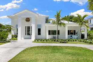 757 Broad Ct S, Naples, FL 34102 - Photo 2