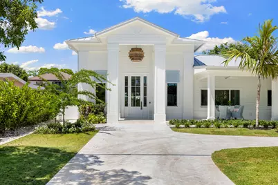 757 Broad Court S, Naples, FL 34102 - Photo 4