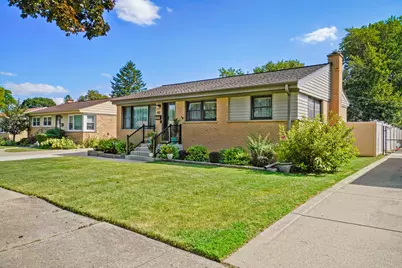 421 Vassar Lane, Des Plaines, IL 60016 - Photo 2
