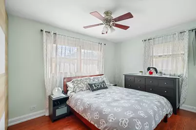 421 Vassar Lane, Des Plaines, IL 60016 - Photo 12