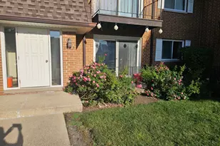 1903 Golf Rd, Mount Prospect, IL 60056 - Photo 6