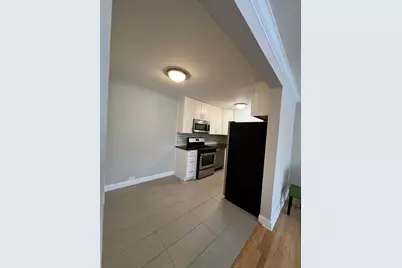 2400 W Balmoral Avenue #2G, Chicago, IL 60625 - Photo 8