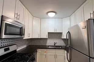 2400 W Balmoral Ave, Chicago, IL 60625 - Photo 6